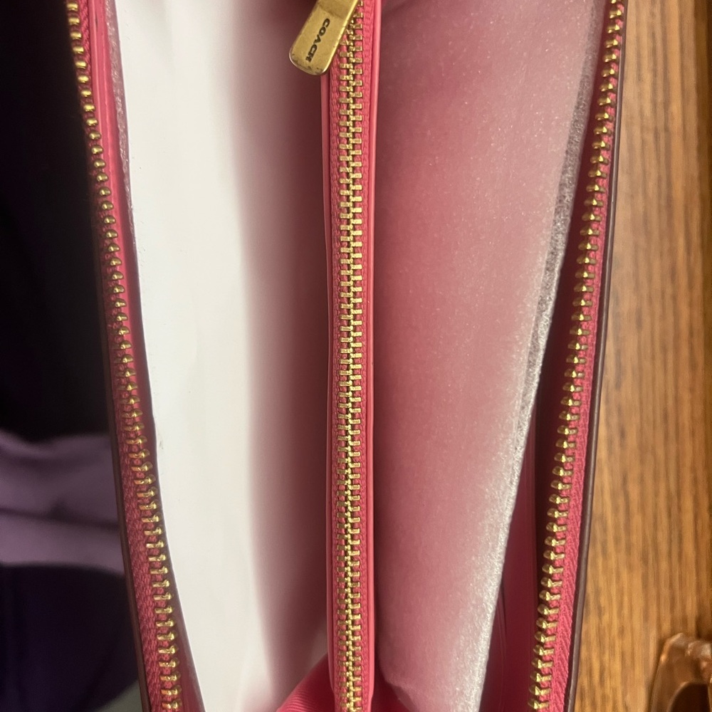 Coach 🪪 Wallet Used